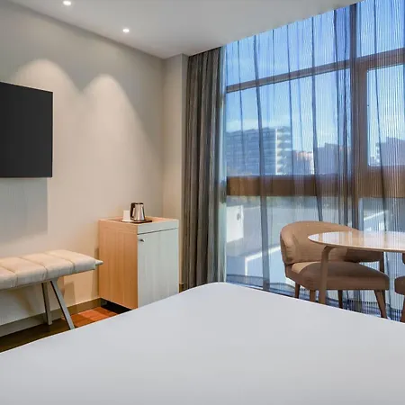 Ac Som By Marriott Οσπιταλέτ ντε Λιοβρεγάτ